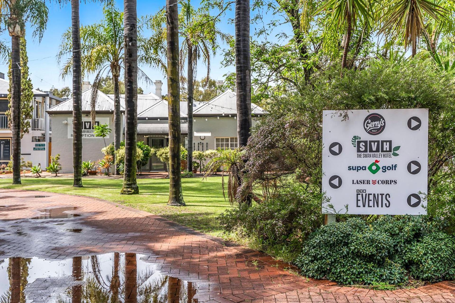 The Swan Valley Hotel Henley Brook エクステリア 写真